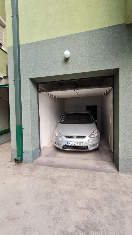 Appartamento Mina Penthouse Novi Sad Esterno foto